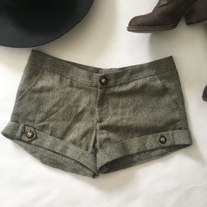 Johnson Harringbone Shorts in Size 4